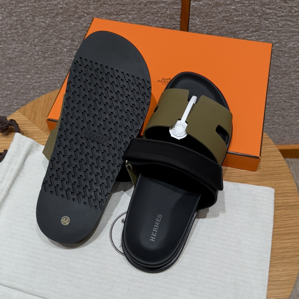 JD-620 180 Chypre Sandal in Army Green and Noir Natural Lambskin Lining with Rubber Outsole