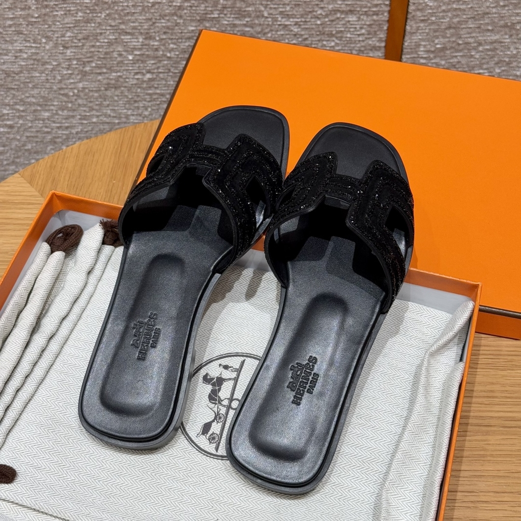 JD-550 181 Oran Sandal in ck89 Noir Chamois Leather with Leather Outsole