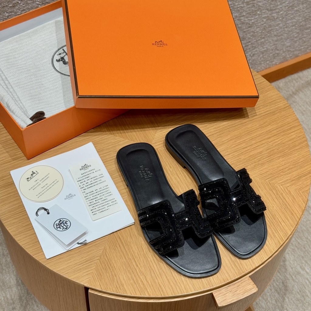 JD-550 181 Oran Sandal in ck89 Noir Chamois Leather with Leather Outsole