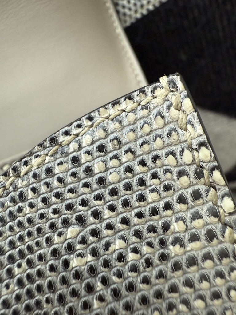 Constance 18cm Lizard Leather Mirror Edition