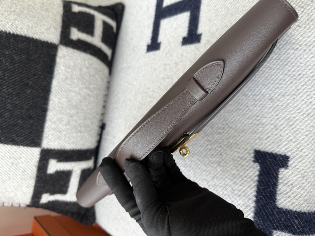 Kelly 31cm Handbag Original Leather Swift Chocolate CK47 Gold Hardware