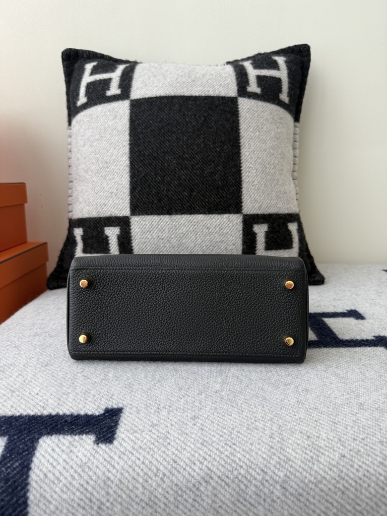 Kelly 25cm Original Leather Togo Small Cowhide Noir Gold Hardware