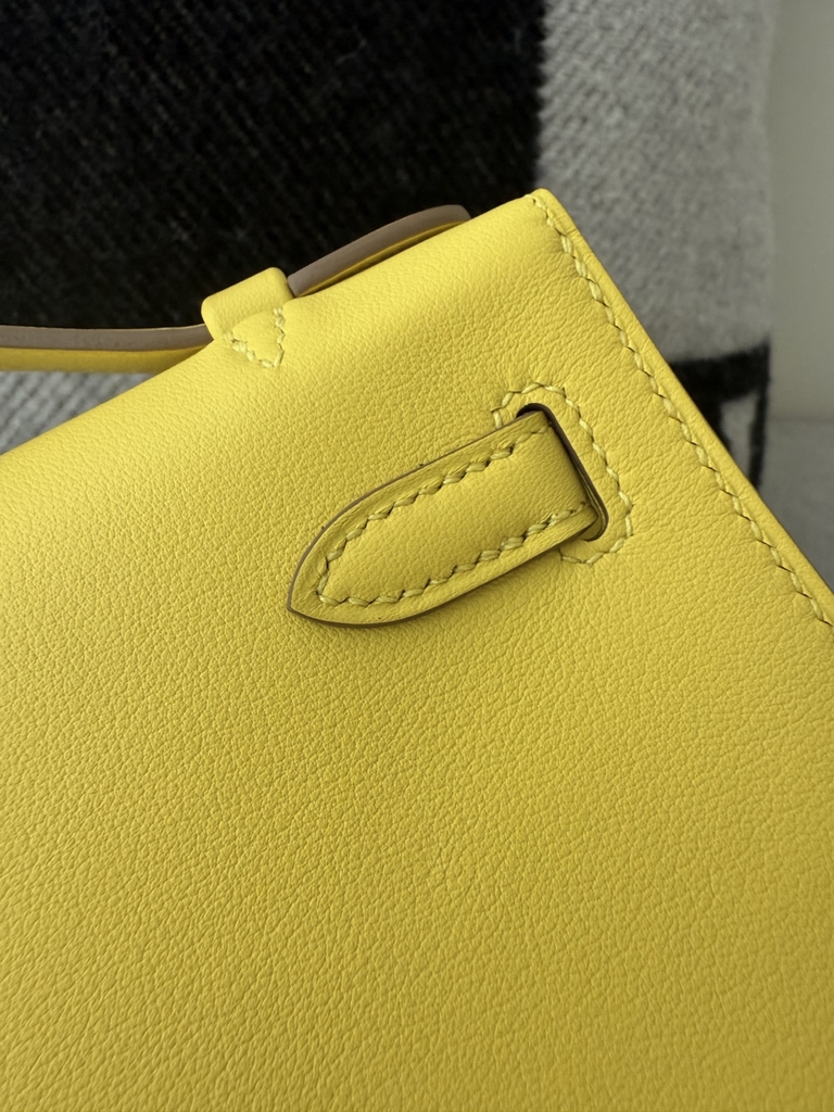 Kelly Pochette 22cm Swift Skin Leather Lime Color Gold Hardware
