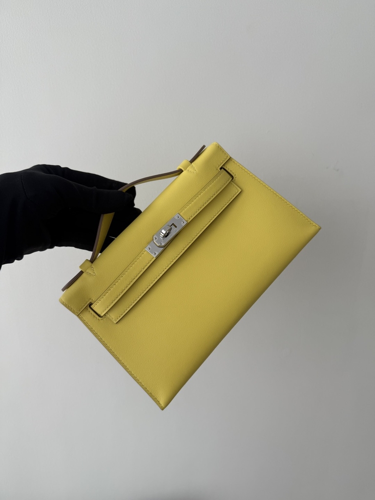 Kelly Pochette 22cm Swift Skin Leather Lime Color Gold Hardware