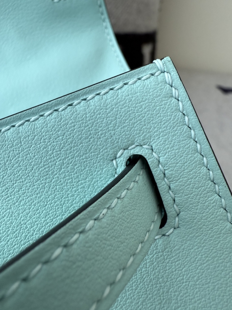 Kelly Pochette 22cm Bleu Zephyr Swift Skin Gold Hardware