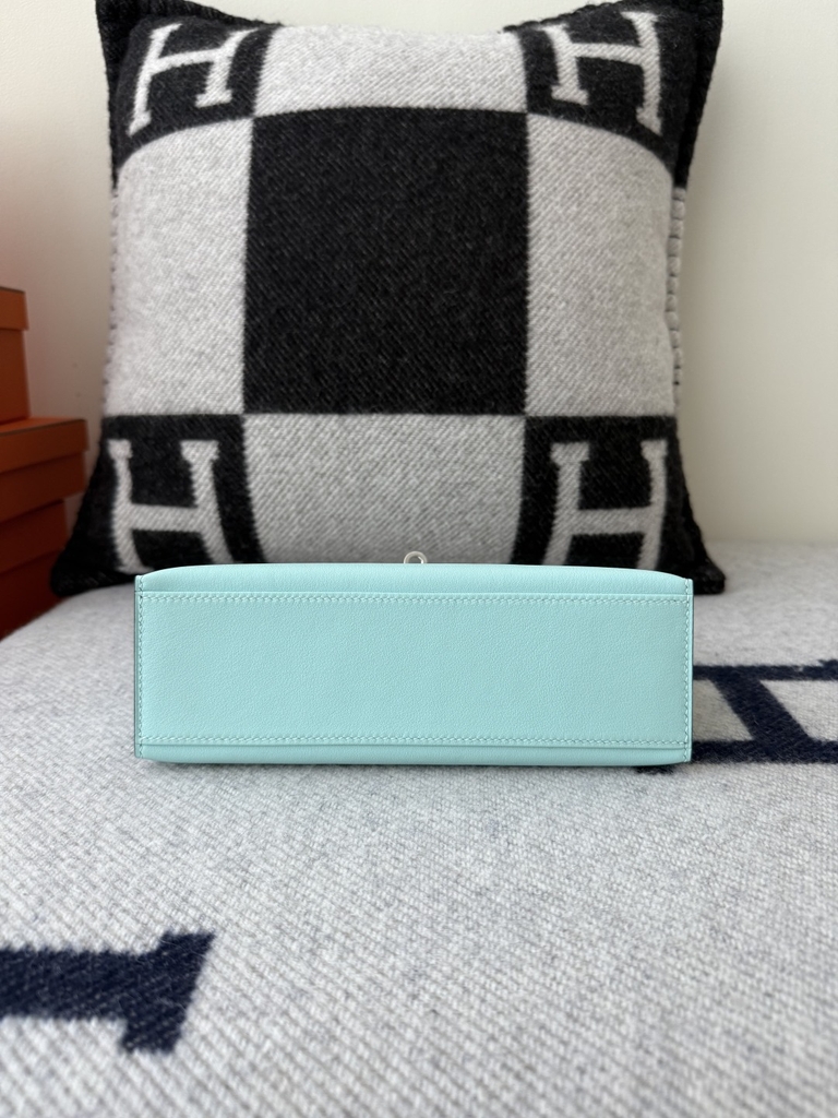 Kelly Pochette 22cm Bleu Zephyr Swift Skin Gold Hardware
