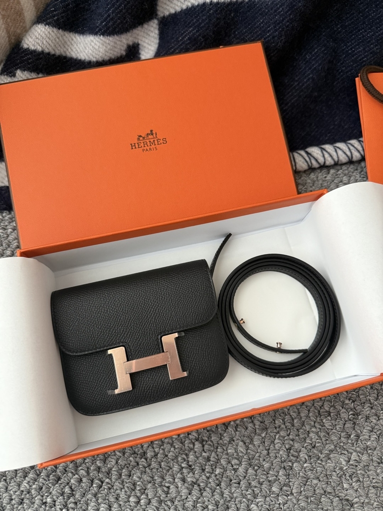 Constance Slim Cardholder Original Leather Epsom