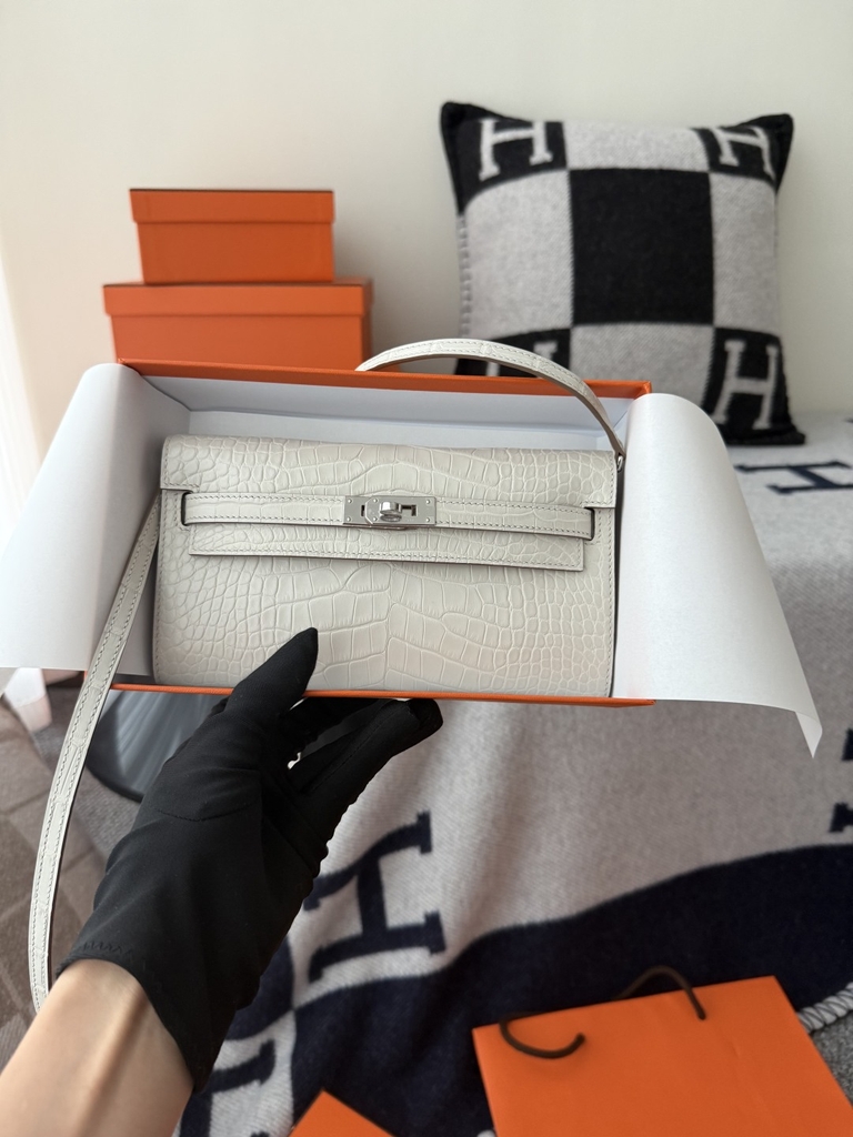 Kelly to go Matte Alligator Crocodile Leather Wallet