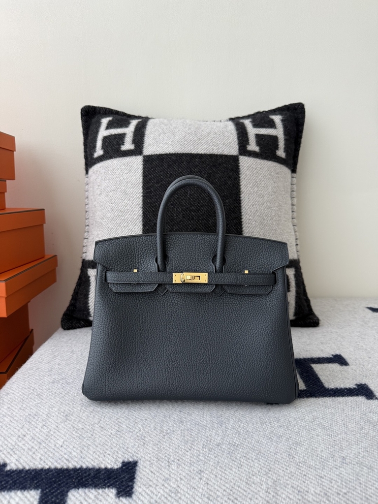 Birkin 25cm Togo Leather Bag - Midnight Blue with Gold Buckle