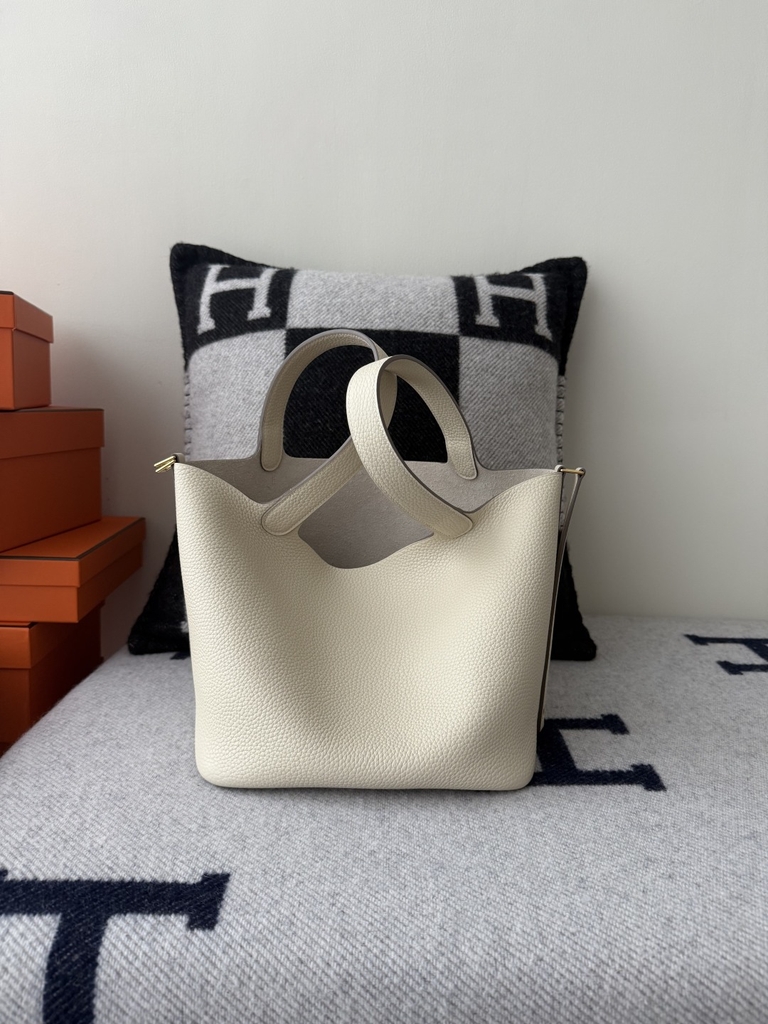 Picotin Lock 22cm Original Leather TC Clemence Craie Color