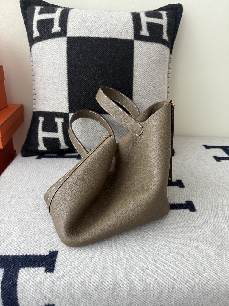 Picotin Lock 22cm Original Leather TC Clemence in Etoupe Grey with Gold Hardware