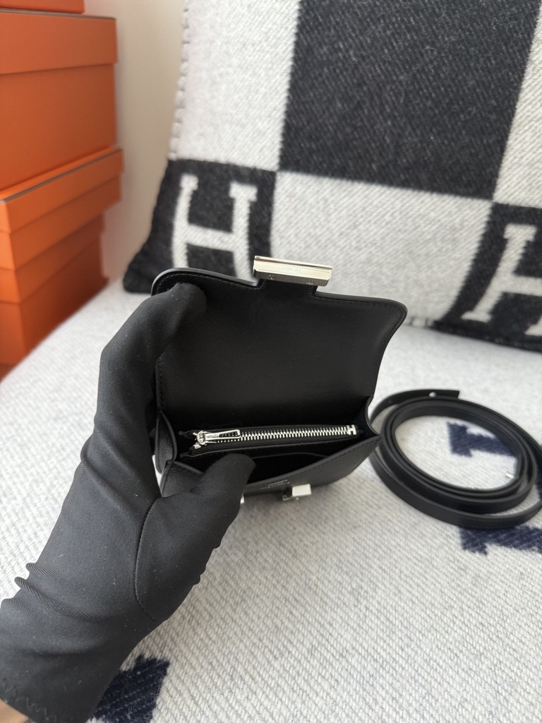 Constance Slim Wallet Original Leather
