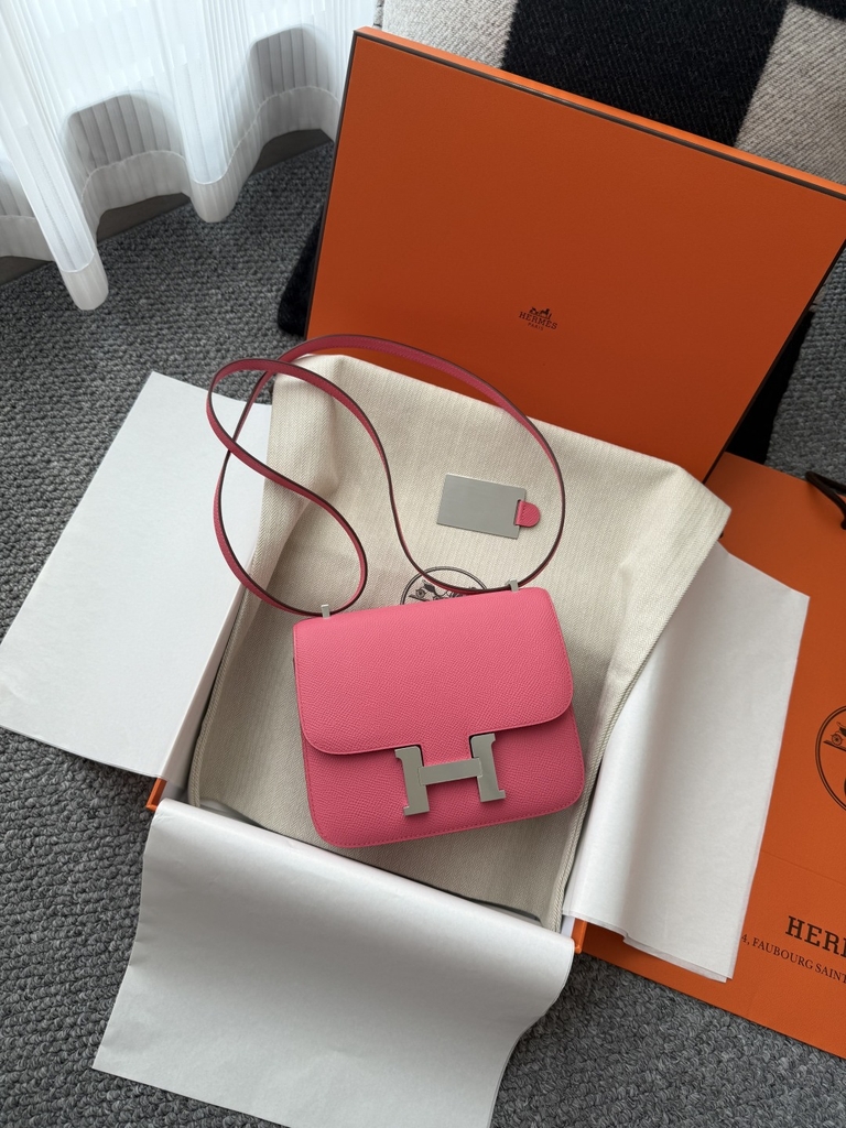 Constance 23cm New Style Mirror, Epsom Skin, CC10 Craie Color, Gold Hardware