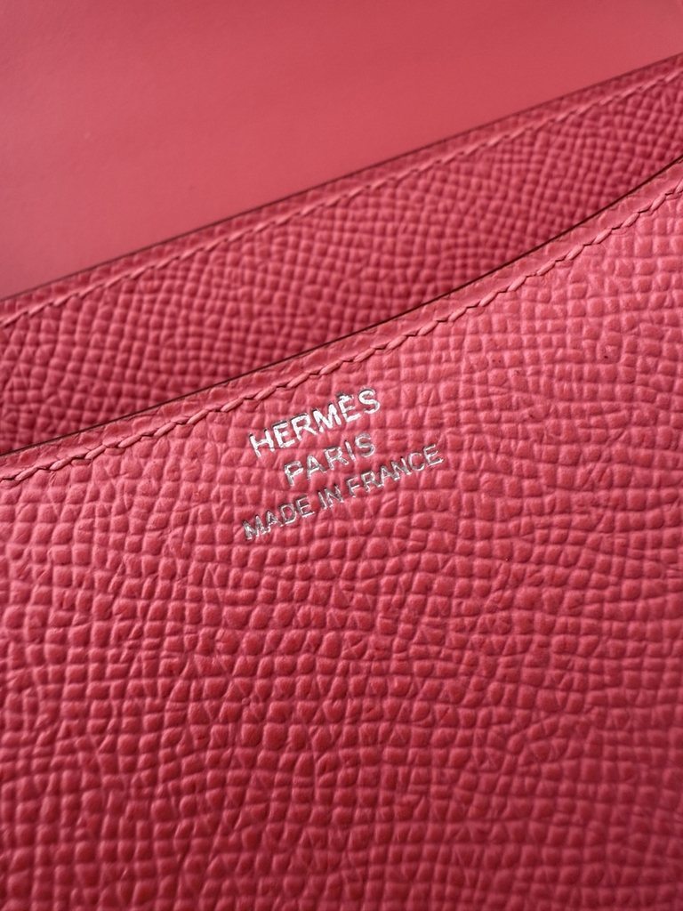 Constance 23cm New Style Mirror, Epsom Skin, CC10 Craie Color, Gold Hardware