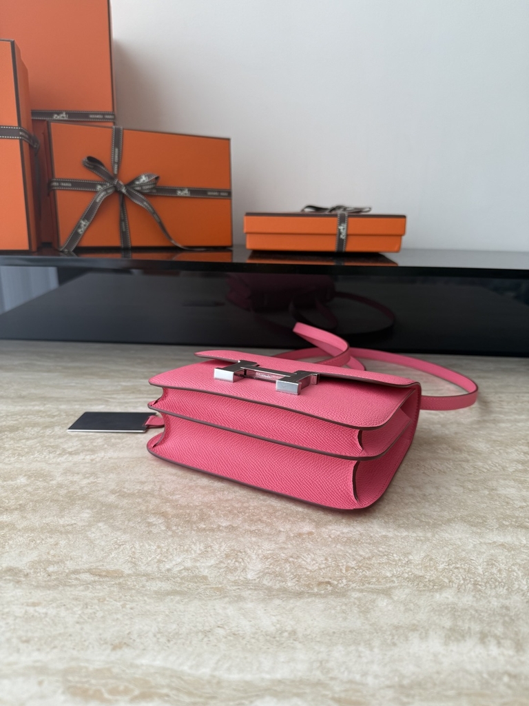 Constance 23cm New Style Mirror, Epsom Skin, CC10 Craie Color, Gold Hardware