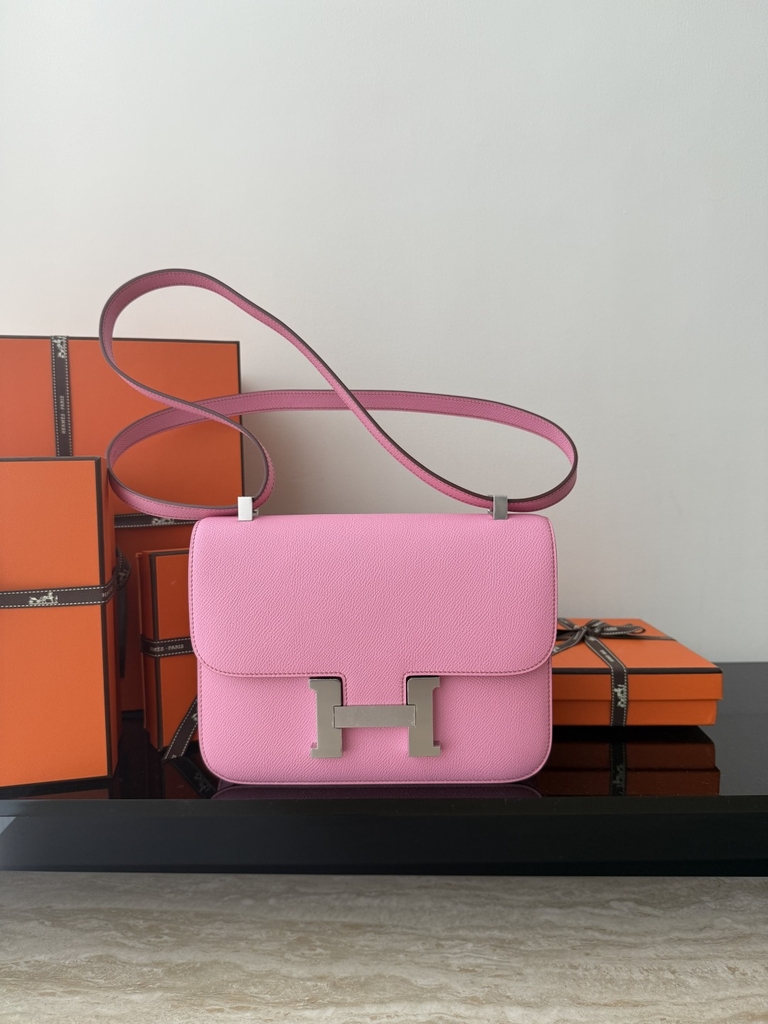 Constance 23cm New Style Mirror, Epsom Skin, CC10 Craie Color, Gold Hardware