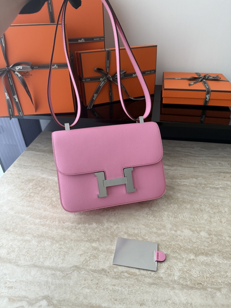 Constance 23cm New Style Mirror, Epsom Skin, CC10 Craie Color, Gold Hardware