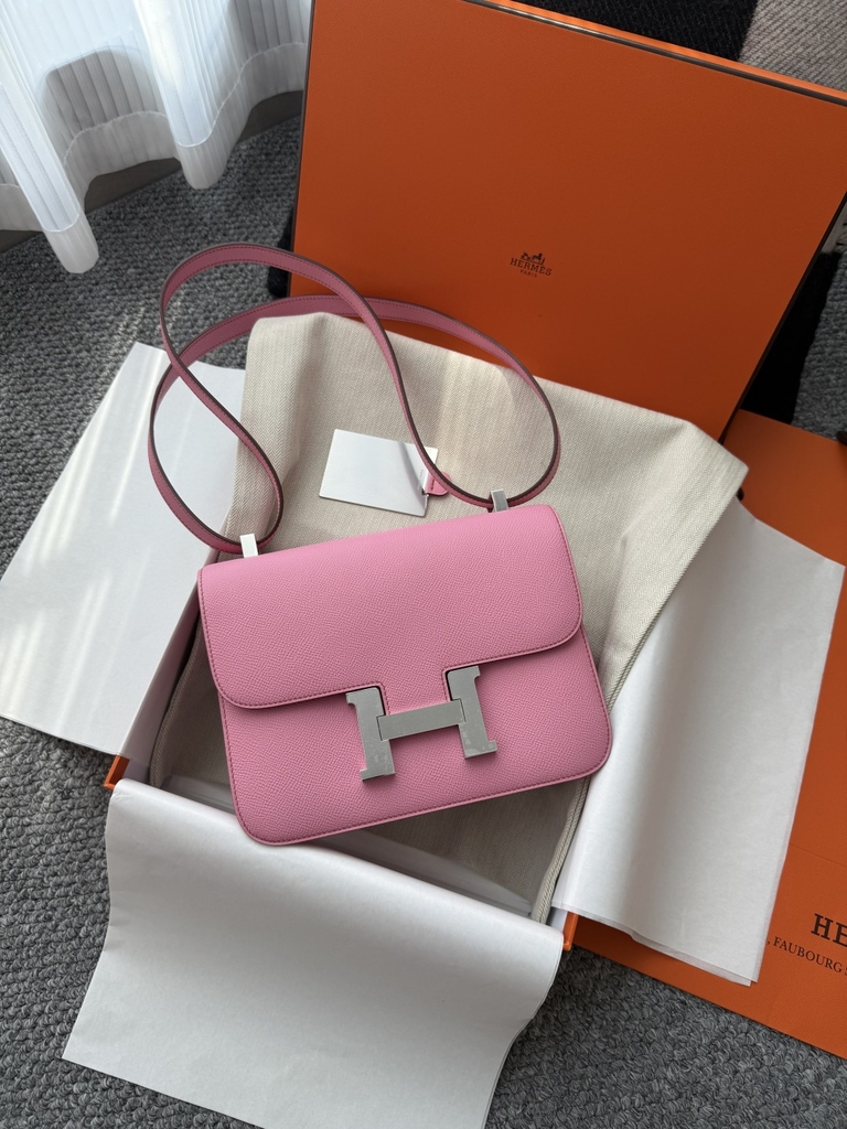 Constance 23cm New Style Mirror, Epsom Skin, CC10 Craie Color, Gold Hardware