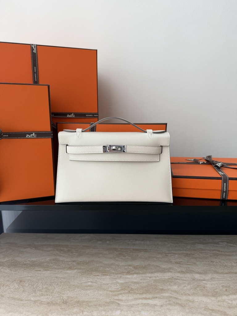 Kelly Pochette 22cm Swift Leather CK10 Craie Color