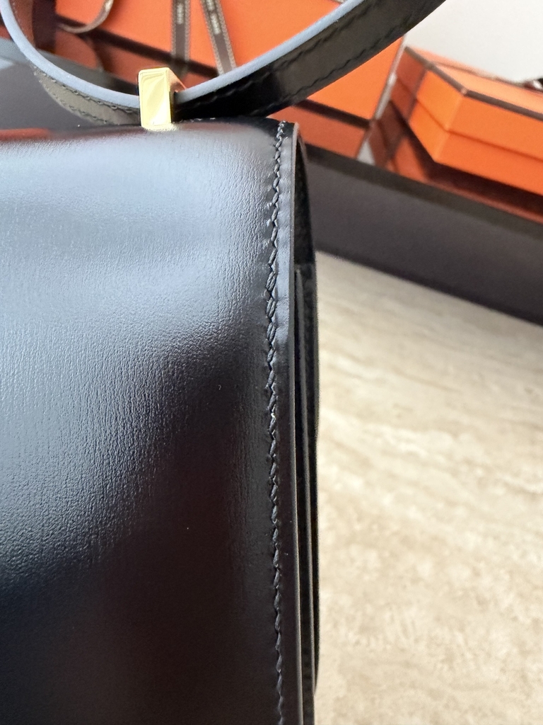 Constance 18cm Luxury Touch Mirror in Cowhide and Lizard Leather