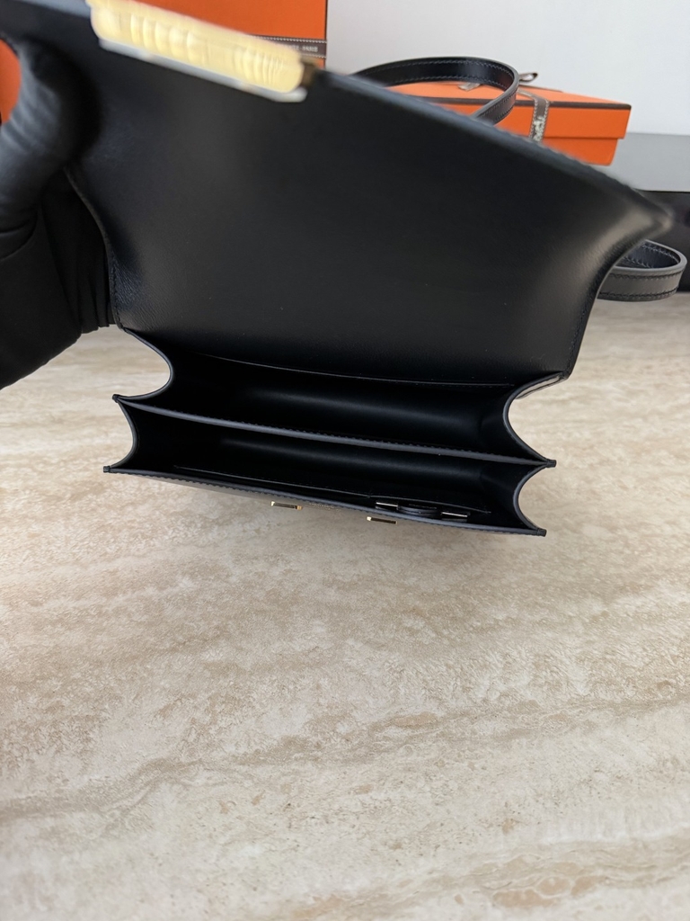 Constance 18cm Luxury Touch Mirror in Cowhide and Lizard Leather