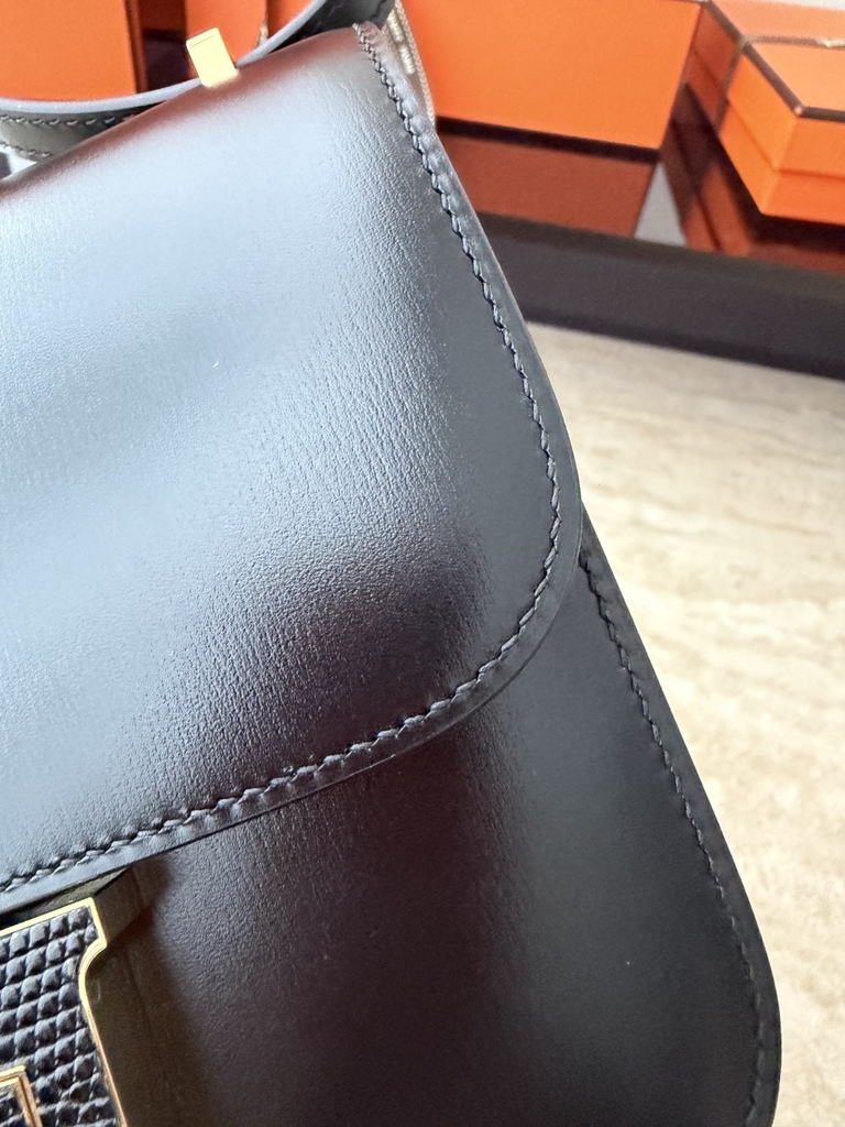 Constance 18cm Luxury Touch Mirror in Cowhide and Lizard Leather