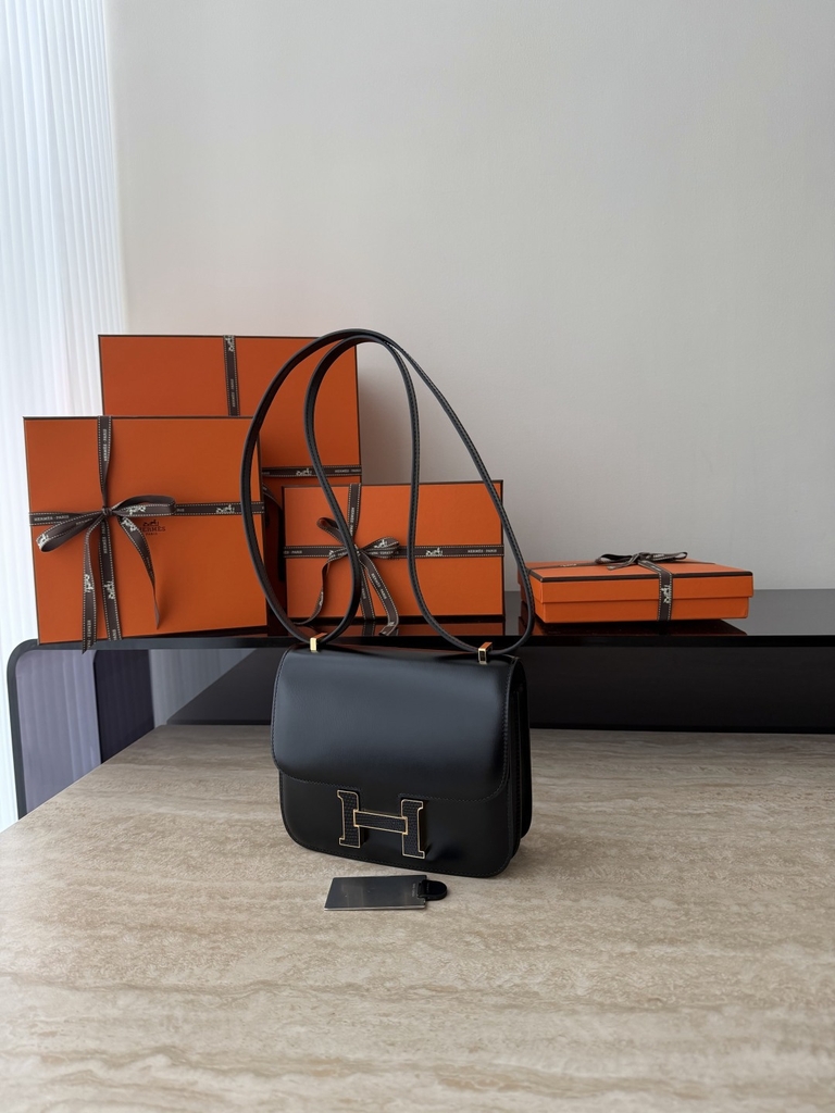 Constance 18cm Luxury Touch Mirror in Cowhide and Lizard Leather