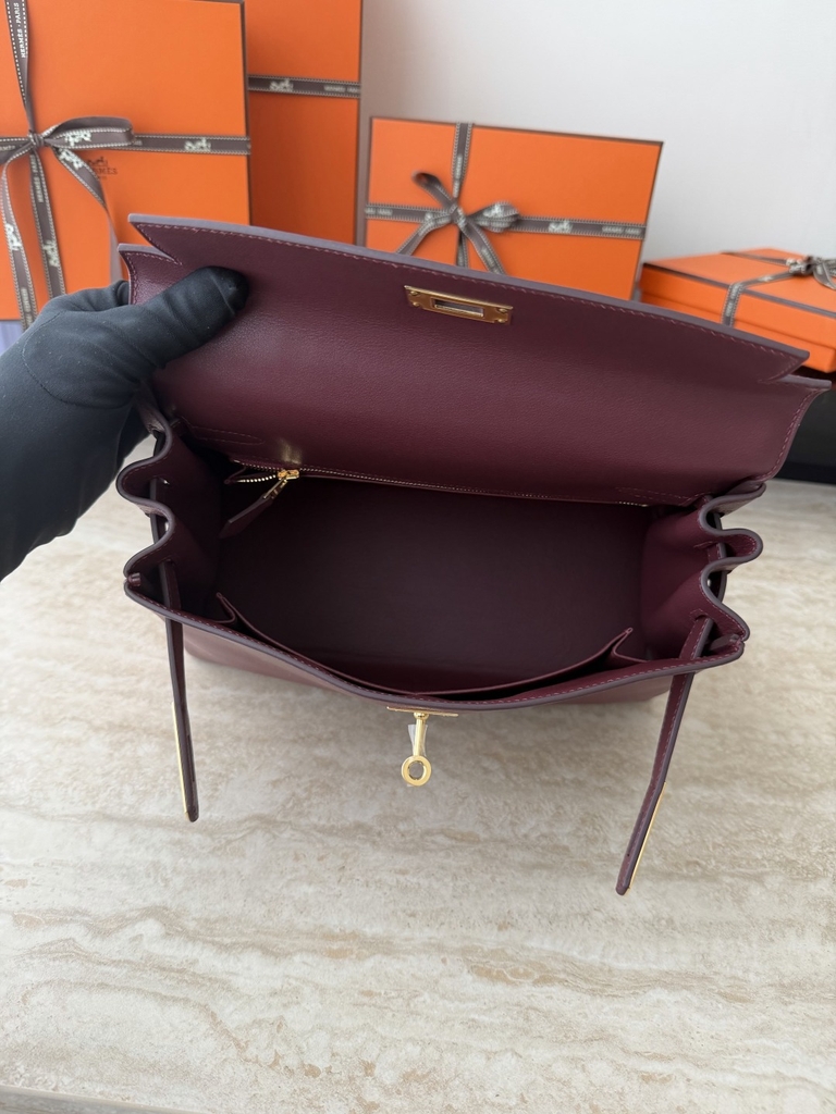 Kelly 28cm Swift Leather Bag with Gold Hardware - CC55 Rough H Color