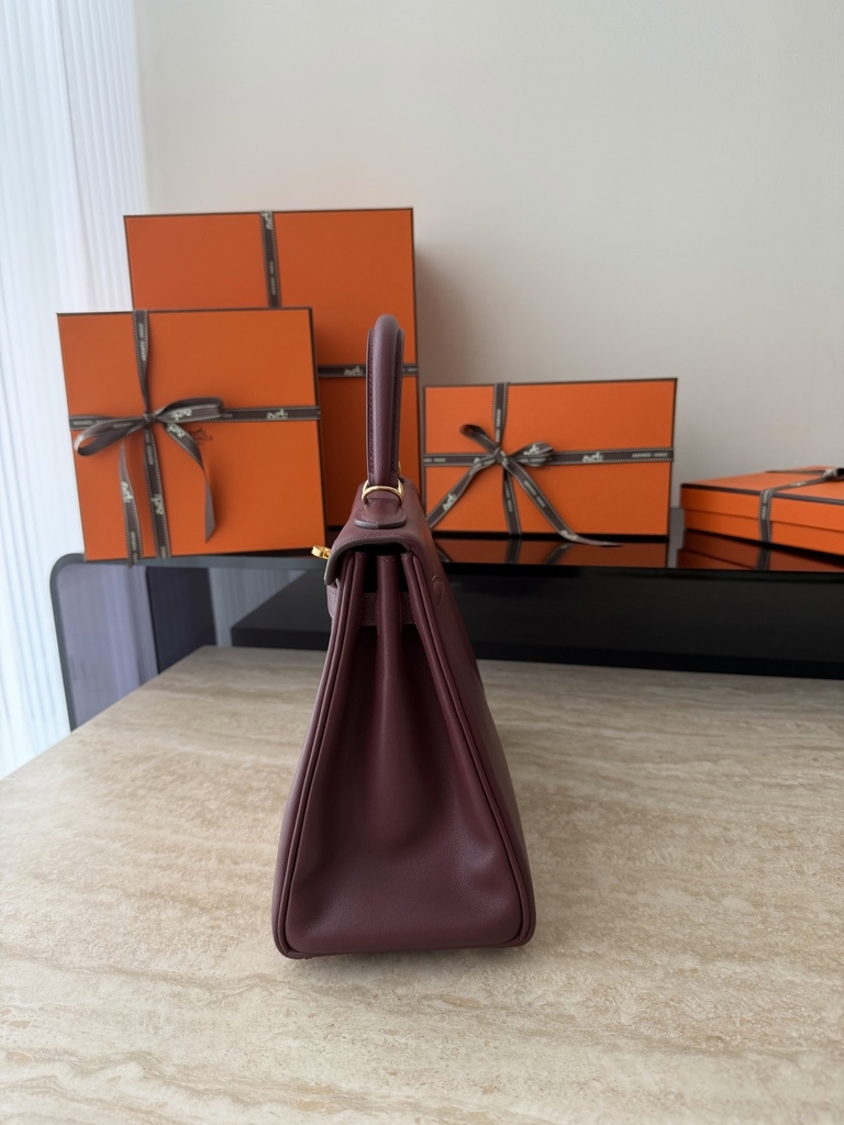 Kelly 28cm Swift Leather Bag with Gold Hardware - CC55 Rough H Color