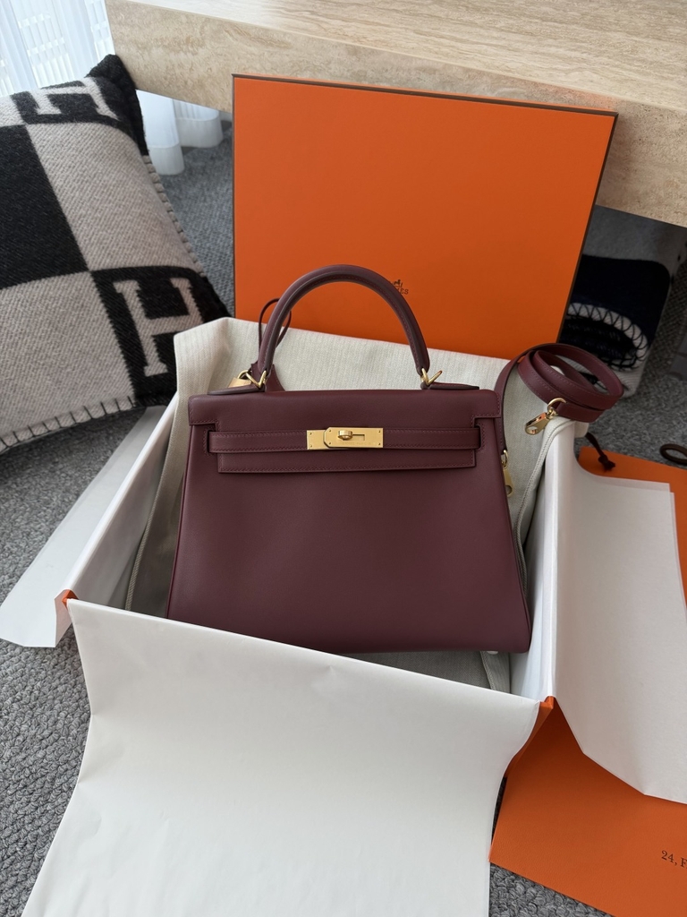 Kelly 28cm Swift Leather Bag with Gold Hardware - CC55 Rough H Color