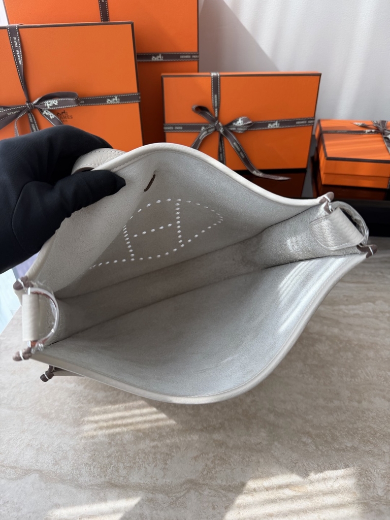 Evelyne 29cm Original Leather CK10 Craie Color Handbag