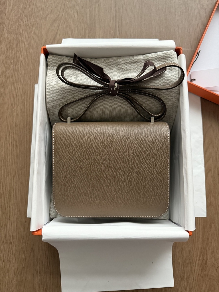 Constance 18 - Etoupe - Epsom - PHW