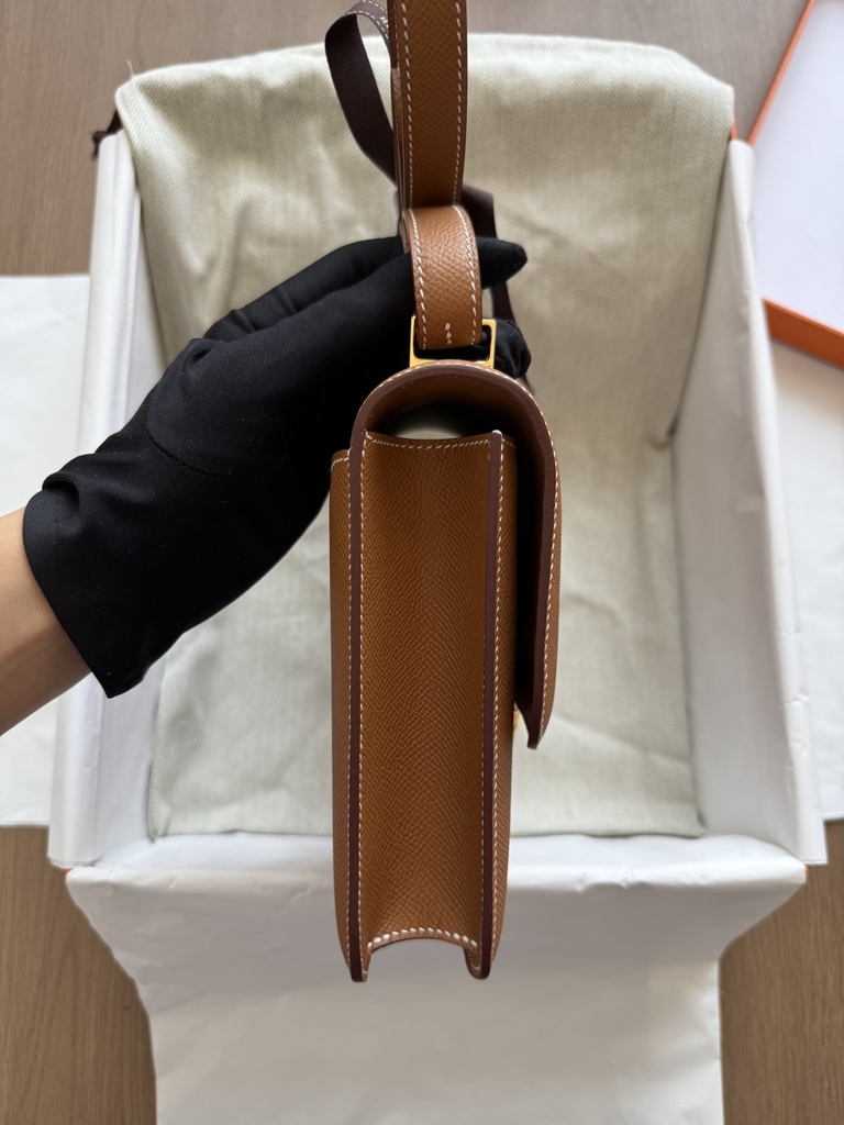 Constance 24 - Gold - Epsom - GHW