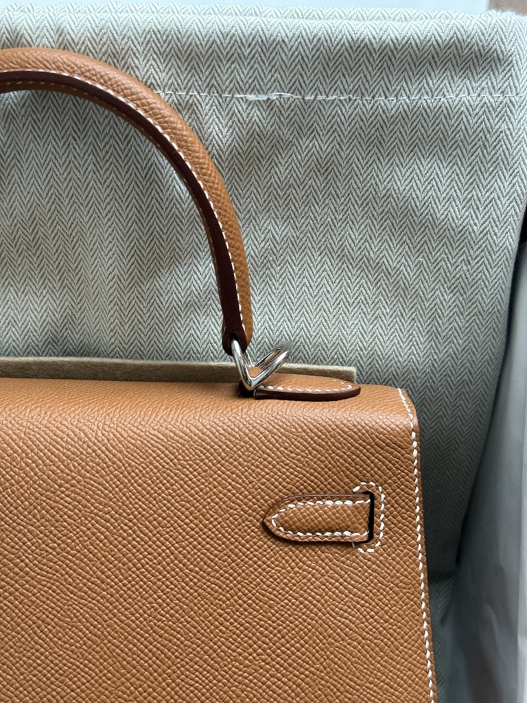 Kelly 25 - Gold - Epsom - PHW