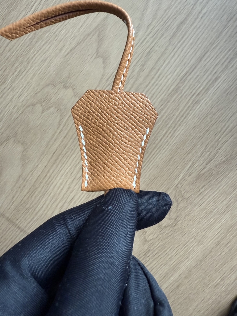 Kelly 25 - Gold - Epsom - GHW
