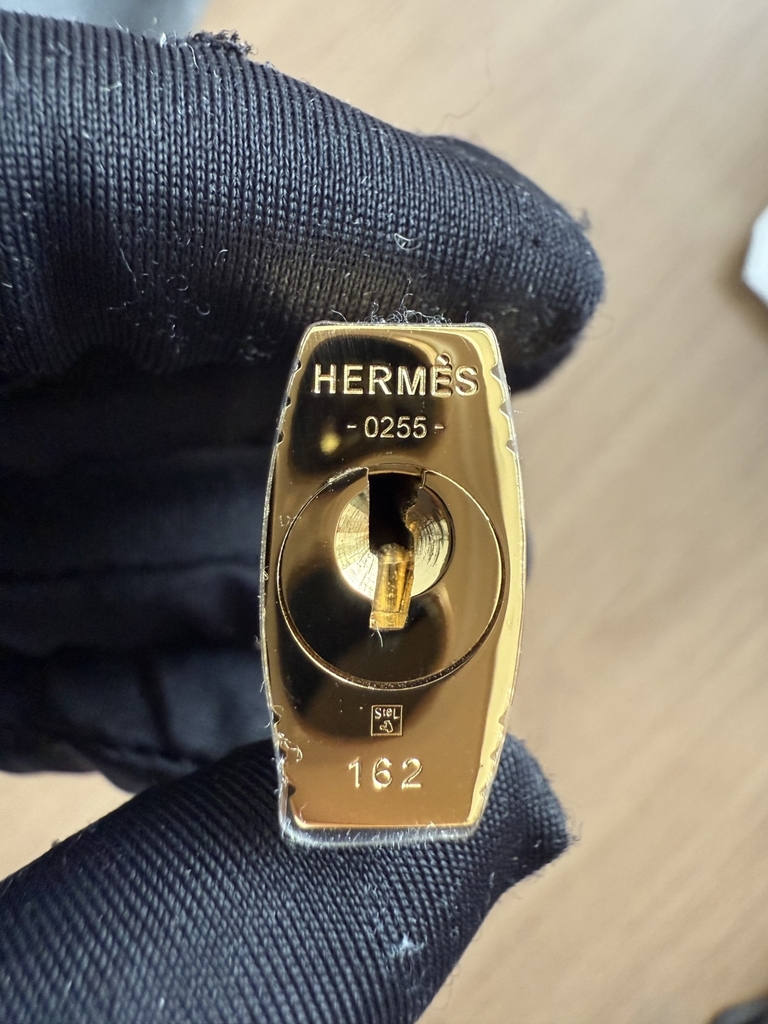 Kelly 25 - Gold - Epsom - GHW