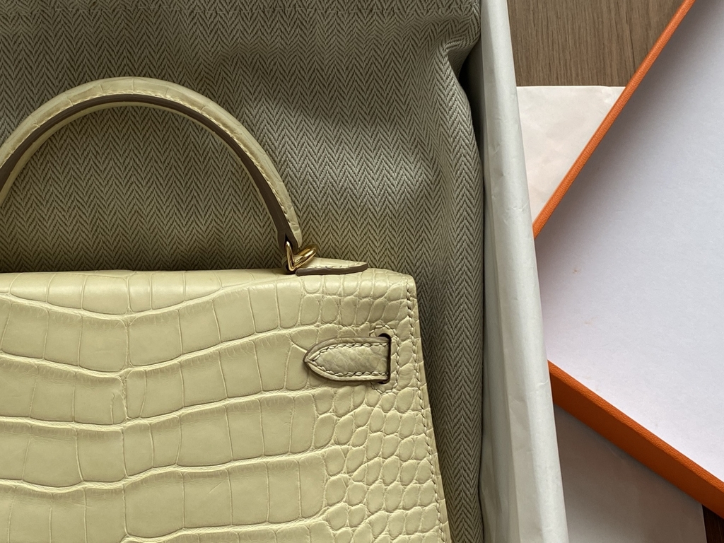 Kelly Mini 2 - Vanilla - Matted Alligator - GHW