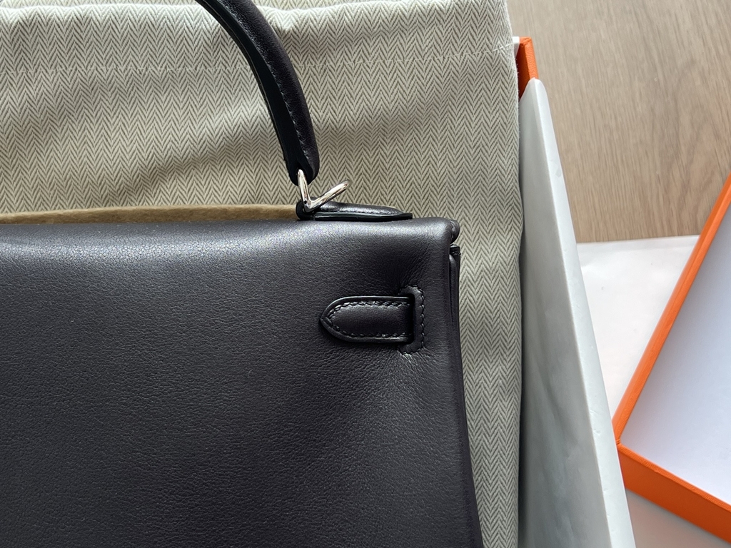 Kelly 25 - Noir - Swift - PHW