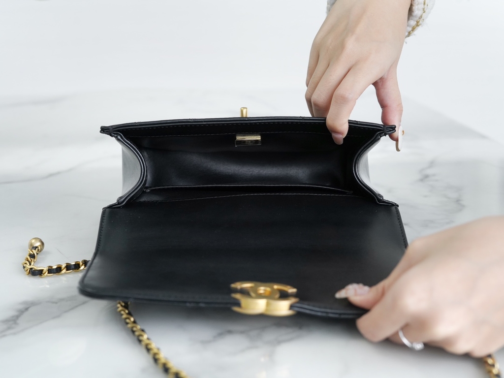 Channel 24C Original Calfskin Double Gold Ball 22cm Black