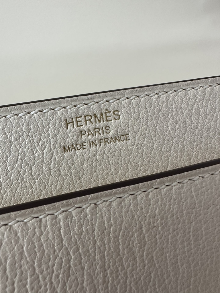 Verrou 21cm Chevre Goatskin Leather I2 Nata Cream White Gold Hardware
