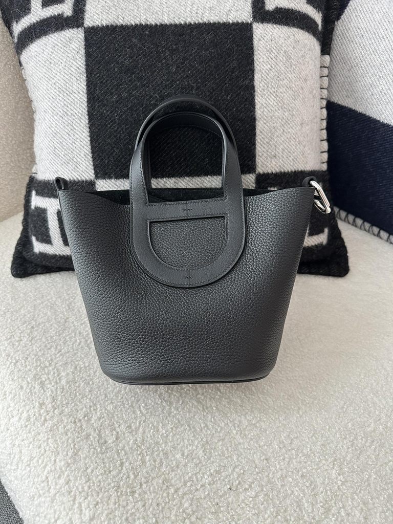 Picotin Lock II 18cm, In The Loop, Imported Clemence & Swift Leather, CK89 Noir Black with Silver Hardware.