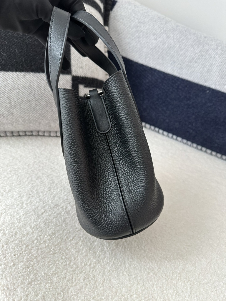 Picotin Lock II 18cm, In The Loop, Imported Clemence & Swift Leather, CK89 Noir Black with Silver Hardware.