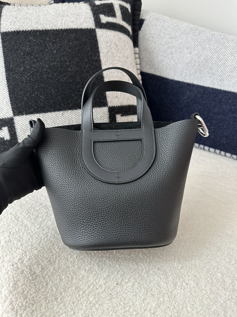 Picotin Lock II 18cm, In The Loop, Imported Clemence & Swift Leather, CK89 Noir Black with Silver Hardware.