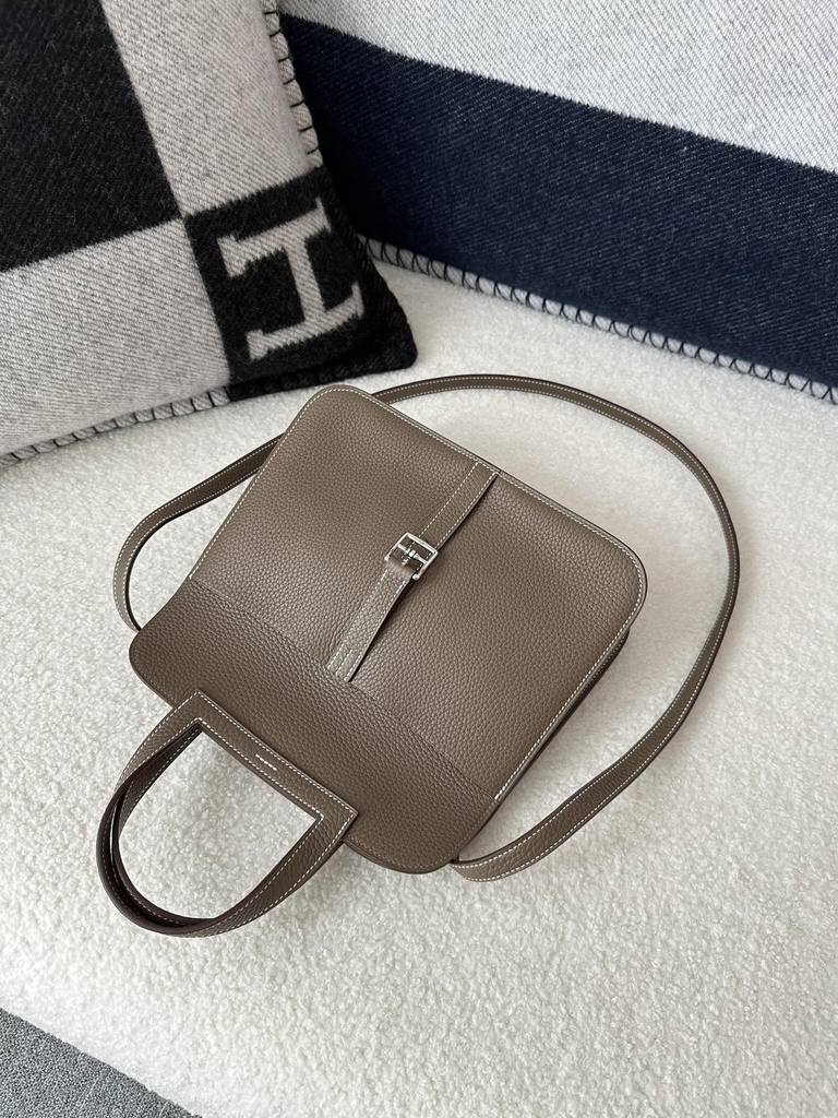 Halzan 25cm, Imported Clemence Leather, CC18 Etoupe Grey with Silver Hardware.