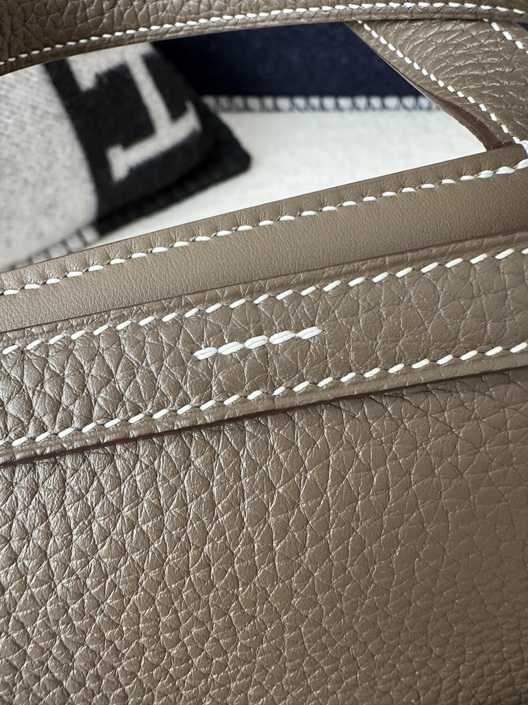 Halzan 25cm, Imported Clemence Leather, CC18 Etoupe Grey with Silver Hardware.