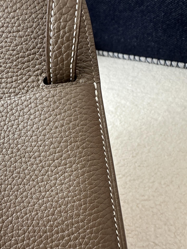 Halzan 25cm, Imported Clemence Leather, CC18 Etoupe Grey with Silver Hardware.
