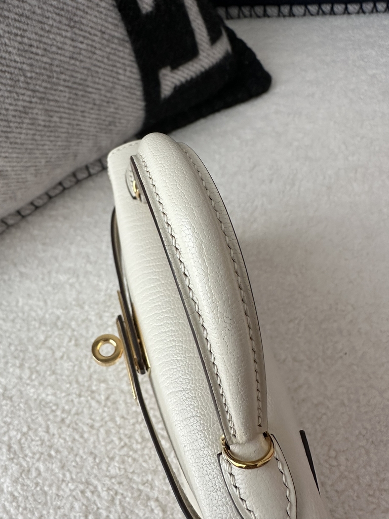 Kelly Mini II, Imported Chevre Goat Leather, I2 Nata Cream White with Gold Hardware.
