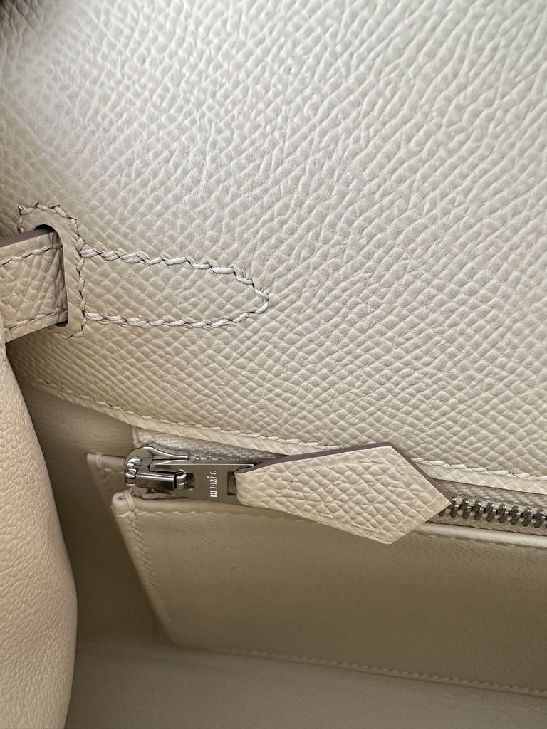 Kelly 25cm, Imported Epsom Grained Leather, CK10 Craie Milk White with Silver Hardware.