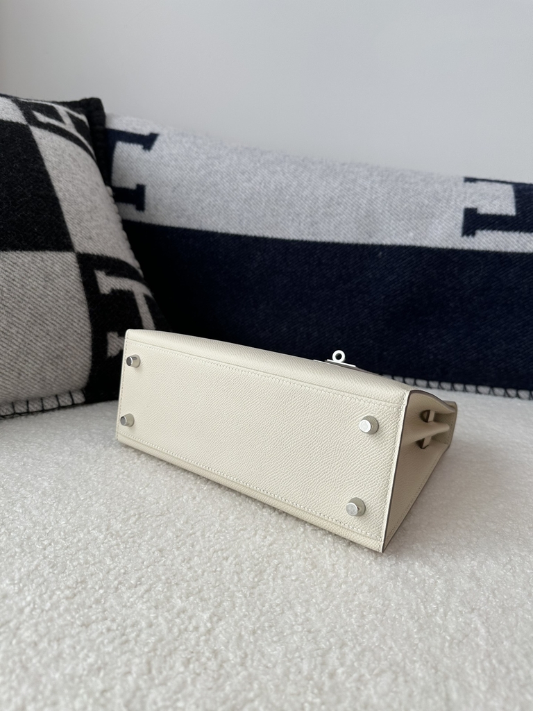 Kelly 25cm, Imported Epsom Grained Leather, CK10 Craie Milk White with Silver Hardware.