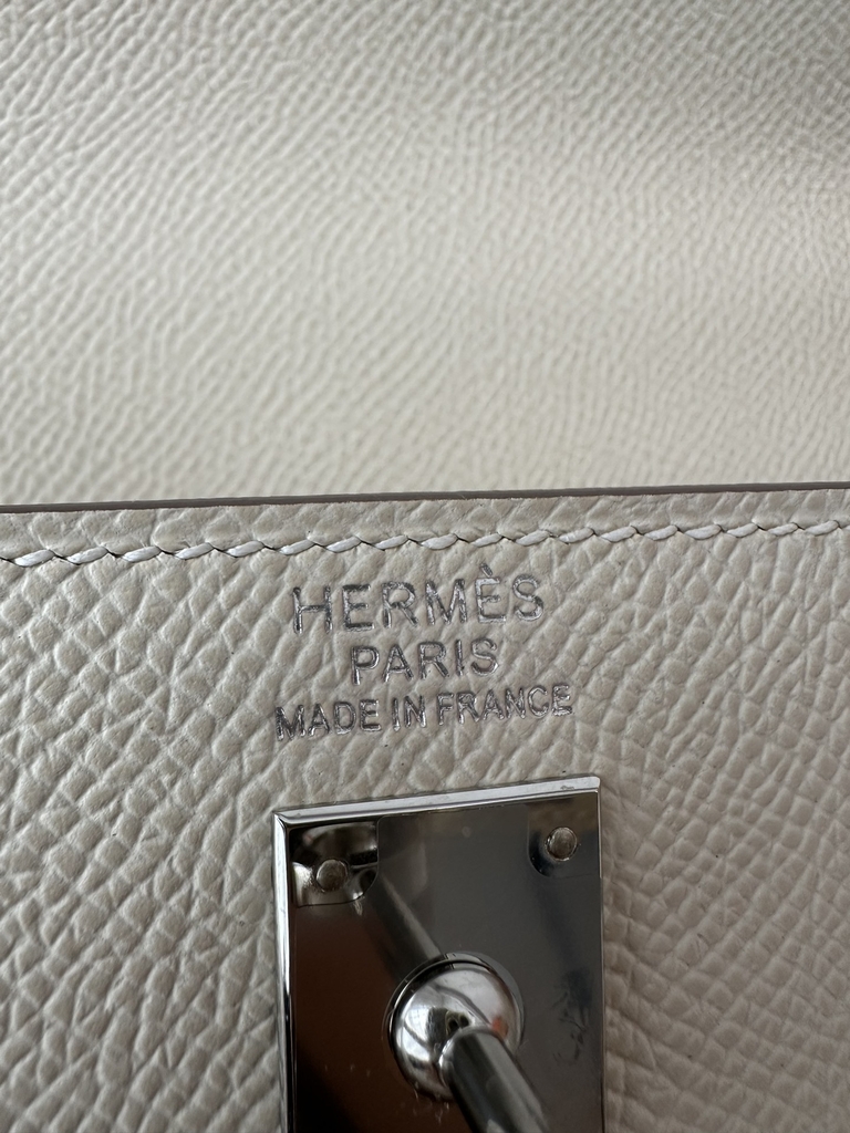 Kelly 25cm, Imported Epsom Grained Leather, CK10 Craie Milk White with Silver Hardware.